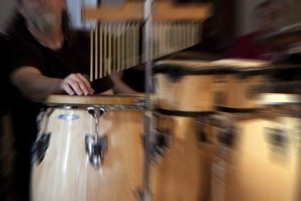 DJ og congas trommer